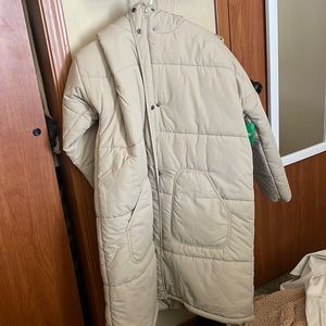 Beige puffer